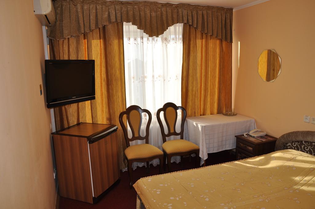 Hotel Cooperator Kiev Bagian luar foto